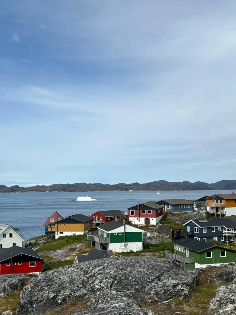 jager roanne van voorst op groenland tussen inuitjagers